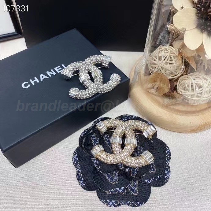 Chanel Brooch 271